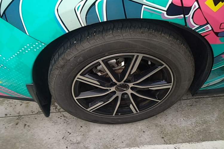 Used BYD Seal 06 New Energy 2024 DM-i 120KM Luxury Model Right Rear Wheel Hub