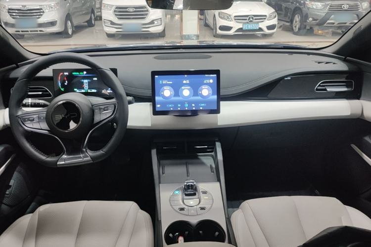 Used BYD Seal 06 New Energy 2024 DM-i 80KM Luxury Model Center Console