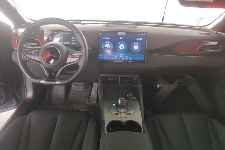 Used BYD Seal 06 New Energy 2024 DM-i 80KM Prestige Model Center Console