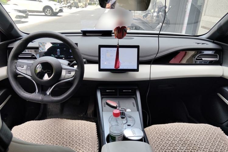 Used BYD Seal 06 New Energy 2024 DM-i 80KM Luxury Model Center Console