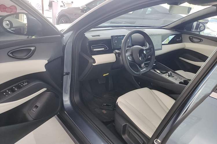 Used BYD Seal 06 New Energy 2024 DM-i 80KM Luxury Model Driver Seat