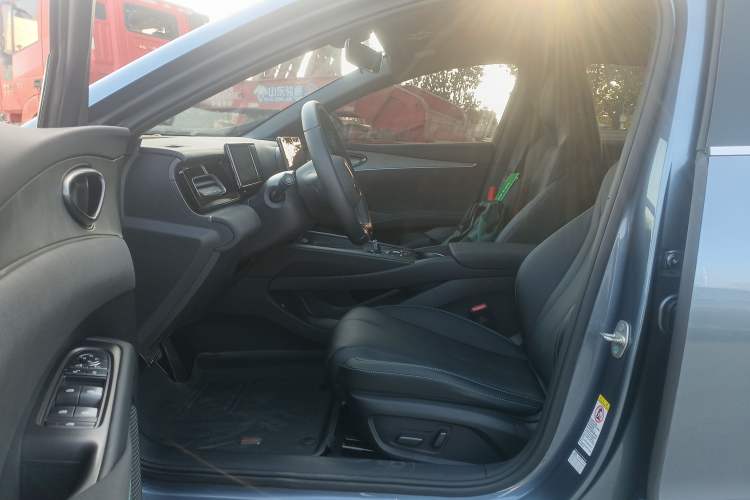 Used BYD Seal 06 New Energy 2024 DM-i 80KM Prestige Model Driver Seat