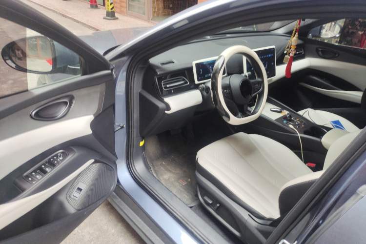 Used BYD Seal 06 New Energy 2024 DM-i 80KM Prestige Model Driver Seat