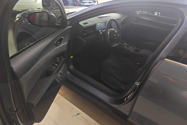 Used BYD Seal 06 New Energy 2024 DM-i 120KM Luxury Model Driver Seat