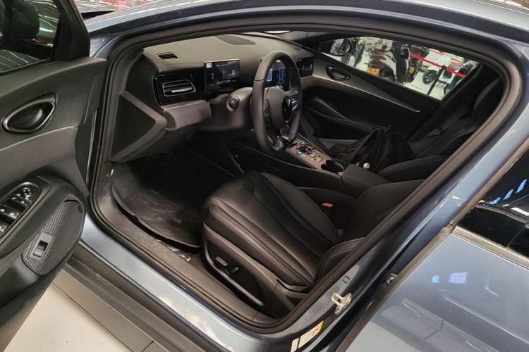 Used BYD Seal 06 New Energy 2024 DM-i 80KM Prestige Model Driver Seat