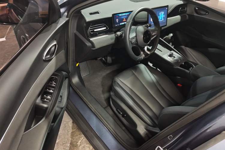 Used BYD Seal 06 New Energy 2024 DM-i 120KM Luxury Model Driver Seat