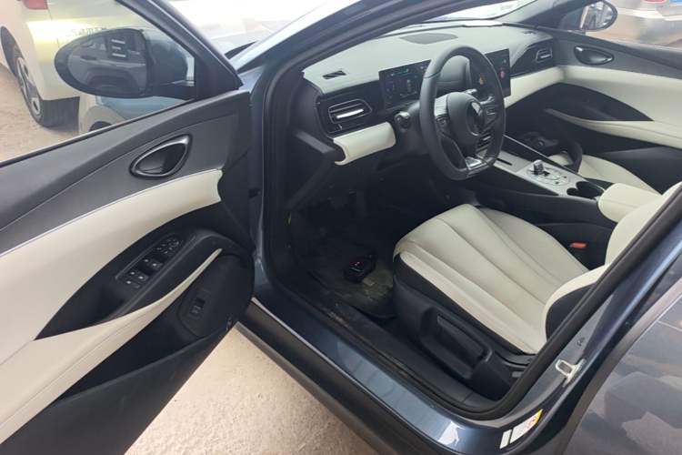 Used BYD Seal 06 New Energy 2024 DM-i 80KM Luxury Model Driver Seat