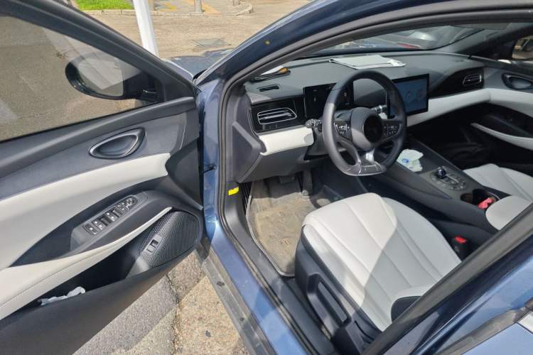 Used BYD Seal 06 New Energy 2024 DM-i 80KM Luxury Model Driver Seat
