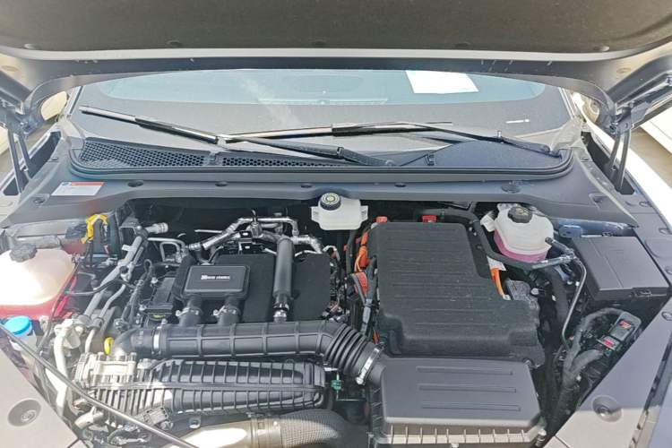 Used BYD Seal 06 New Energy 2024 DM-i 80KM Luxury Model Engine Bay