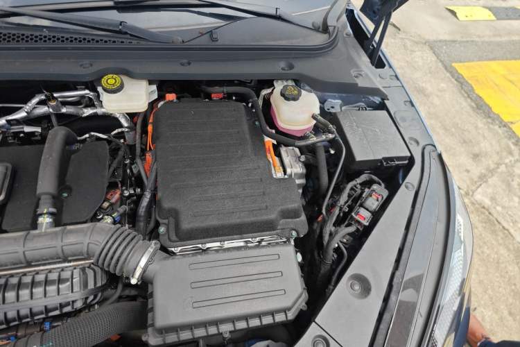 Used BYD Seal 06 New Energy 2024 DM-i 80KM Luxury Model Engine Bay Left