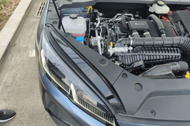 Used BYD Seal 06 New Energy 2024 DM-i 80KM Prestige Model Engine Bay Right