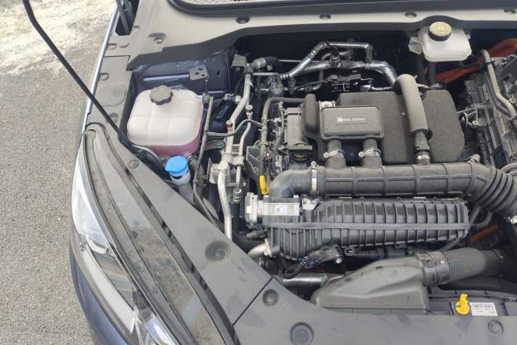 Used BYD Seal 06 New Energy 2024 DM-i 120KM Prestige Model Engine Bay Right