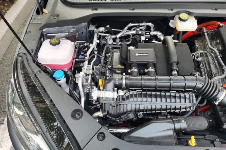 Used BYD Seal 06 New Energy 2024 DM-i 120KM Prestige Model Engine Bay Right