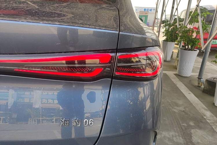 Used BYD Seal 06 New Energy 2024 DM-i 80KM Prestige Model Exterior 3