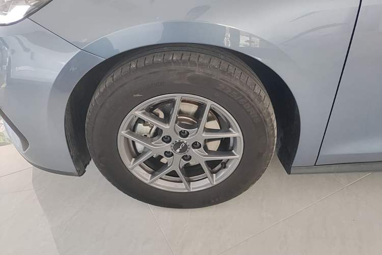 Used BYD Seal 06 New Energy 2024 DM-i 80KM Luxury Model Exterior 4