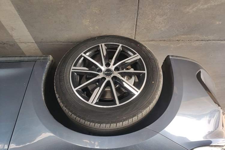 Used BYD Seal 06 New Energy 2024 DM-i 80KM Prestige Model Exterior 4