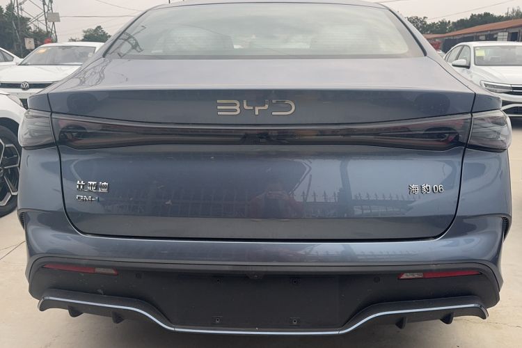 Used BYD Seal 06 New Energy 2024 DM-i 120KM Luxury Model Exterior 4