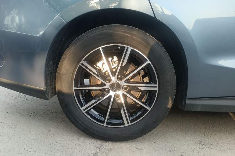 Used BYD Seal 06 New Energy 2024 DM-i 80KM Prestige Model Exterior 5