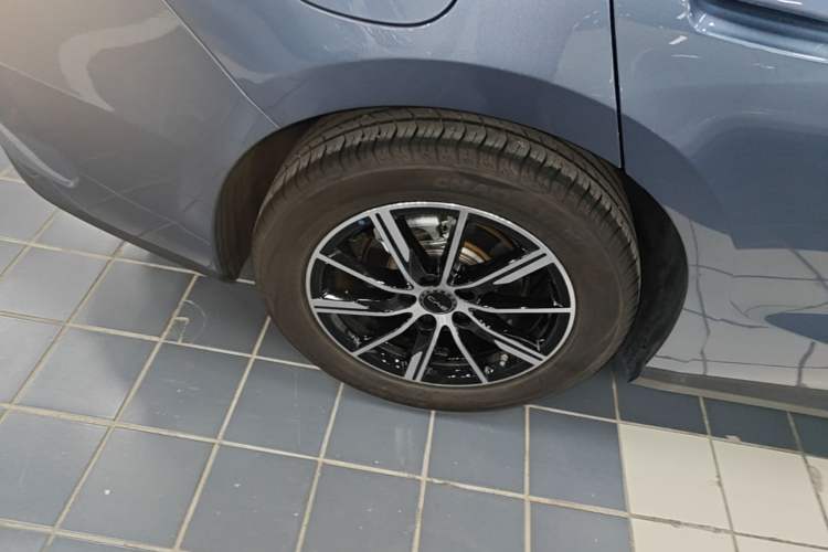 Used BYD Seal 06 New Energy 2024 DM-i 120KM Prestige Model Exterior 5