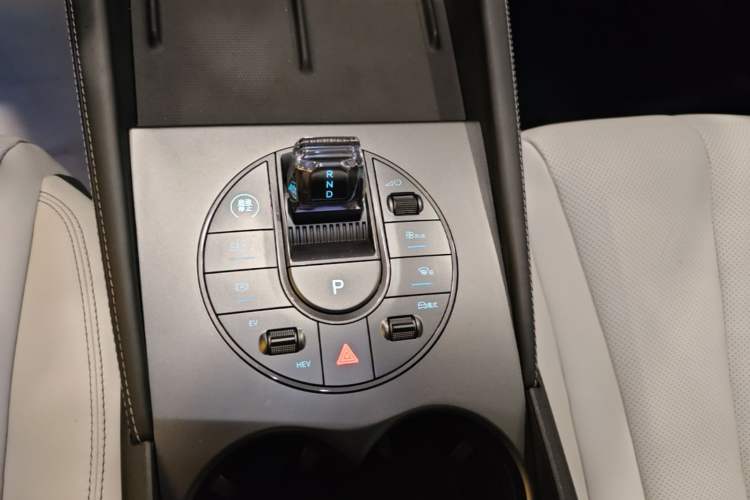 Used BYD Seal 06 New Energy 2024 DM-i 80KM Prestige Model Gear Lever