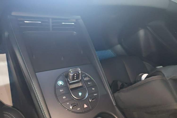 Used BYD Seal 06 New Energy 2024 DM-i 80KM Prestige Model Gear Lever