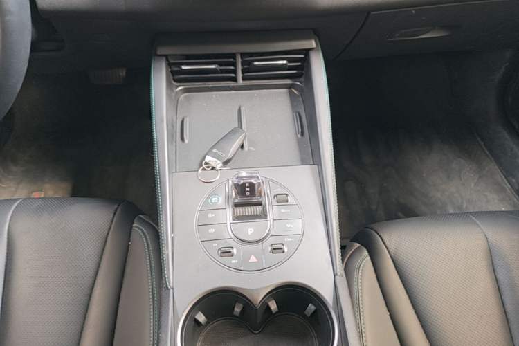 Used BYD Seal 06 New Energy 2024 DM-i 120KM Prestige Model Gear Lever