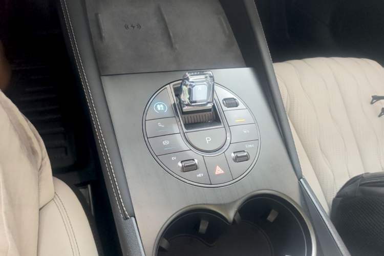 Used BYD Seal 06 New Energy 2024 DM-i 120KM Flagship Model Gear Lever