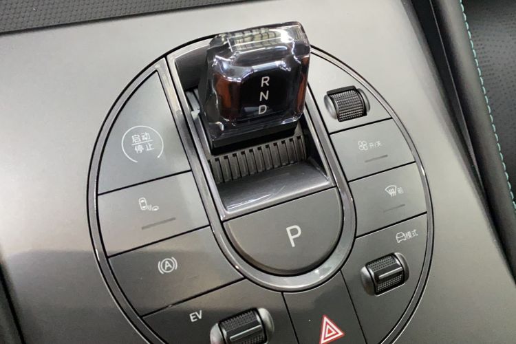 Used BYD Seal 06 New Energy 2024 DM-i 120KM Luxury Model Gear Lever