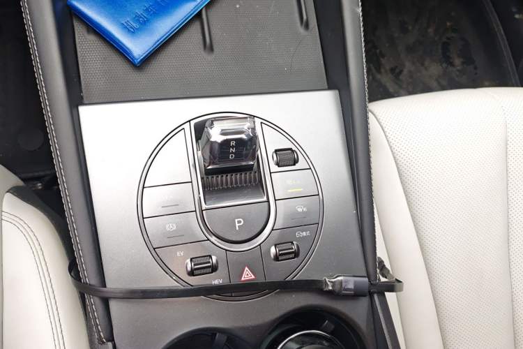 Used BYD Seal 06 New Energy 2024 DM-i 120KM Prestige Model Gear Lever