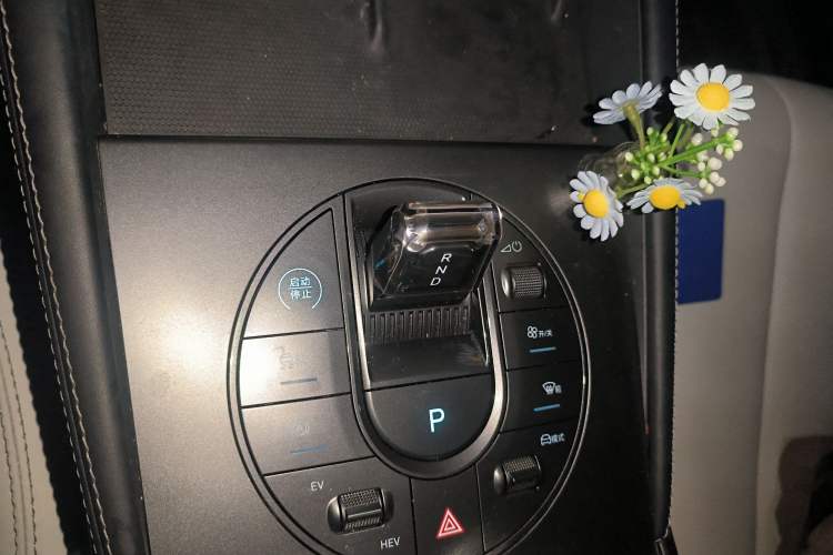 Used BYD Seal 06 New Energy 2024 DM-i 80KM Prestige Model Gear Lever