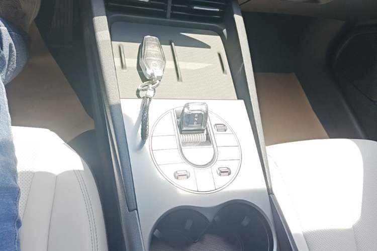 Used BYD Seal 06 New Energy 2024 DM-i 80KM Luxury Model Gear Lever