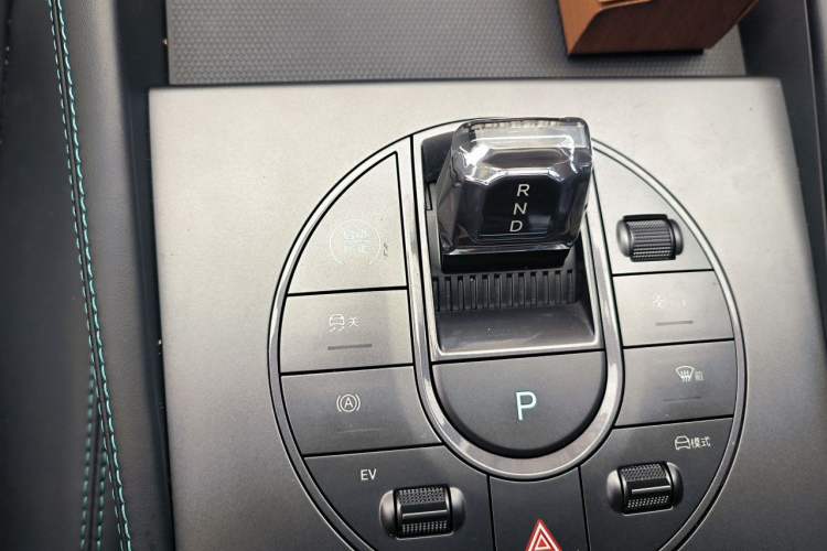 Used BYD Seal 06 New Energy 2024 DM-i 80KM Prestige Model Gear Lever