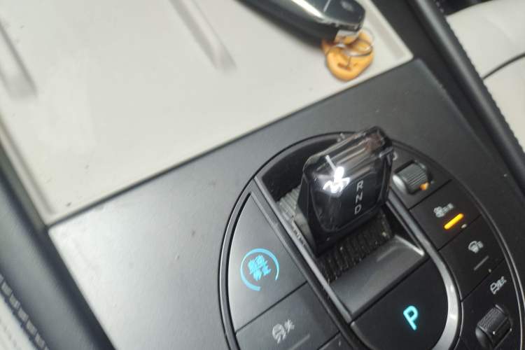 Used BYD Seal 06 New Energy 2024 DM-i 80KM Prestige Model Gear Lever