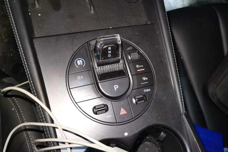 Used BYD Seal 06 New Energy 2024 DM-i 80KM Prestige Model Gear Lever