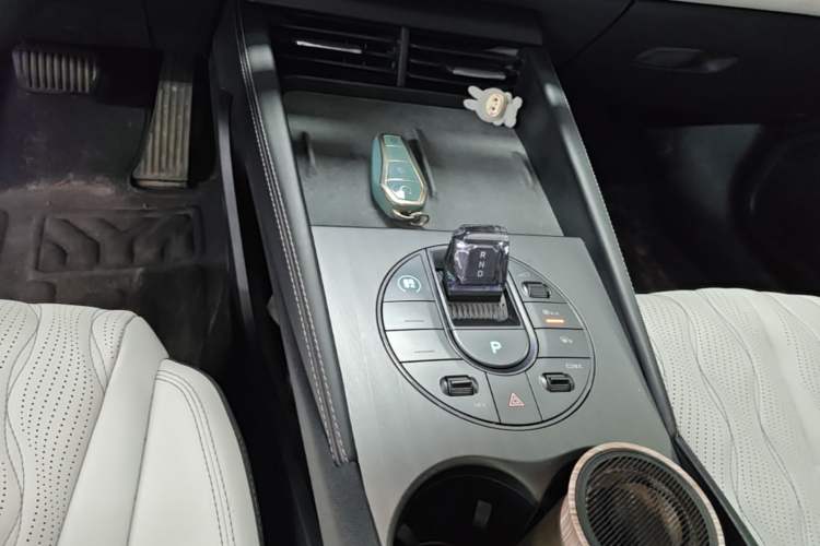 Used BYD Seal 06 New Energy 2024 DM-i 120KM Flagship Model Gear Lever
