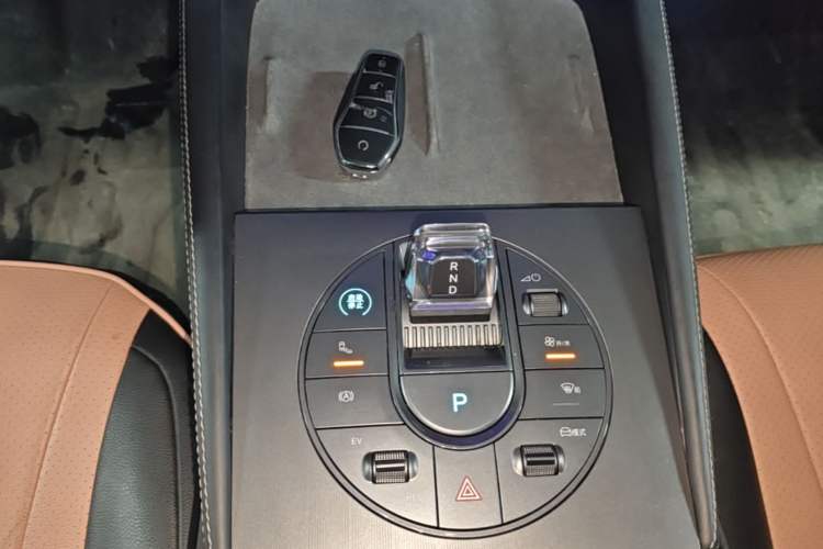 Used BYD Seal 06 New Energy 2024 DM-i 120KM Flagship Model Gear Lever