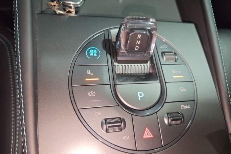 Used BYD Seal 06 New Energy 2024 DM-i 120KM Luxury Model Gear Lever