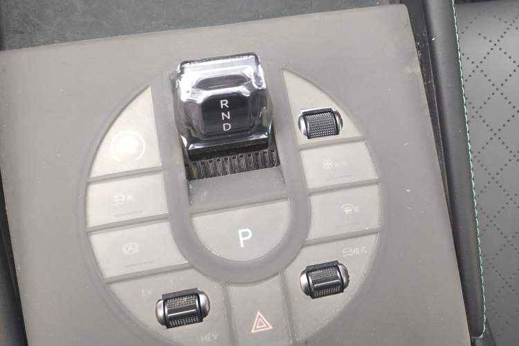 Used BYD Seal 06 New Energy 2024 DM-i 120KM Prestige Model Gear Lever