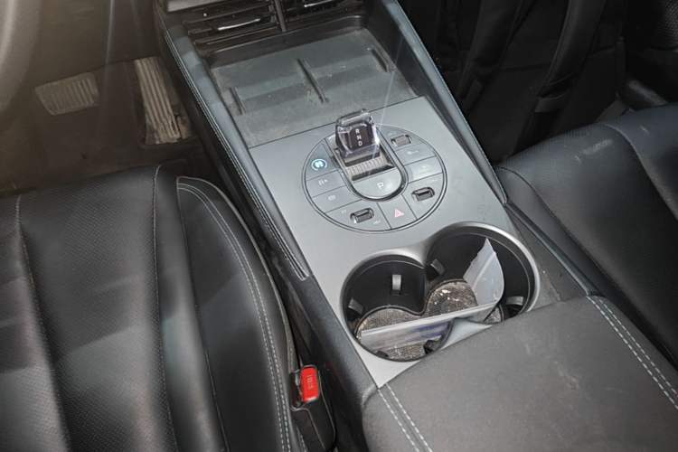 Used BYD Seal 06 New Energy 2024 DM-i 120KM Prestige Model Gear Lever