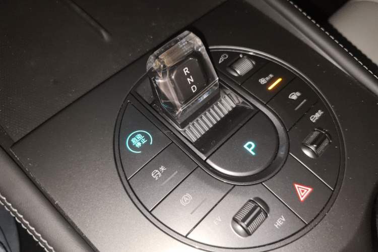 Used BYD Seal 06 New Energy 2024 DM-i 120KM Prestige Model Gear Lever
