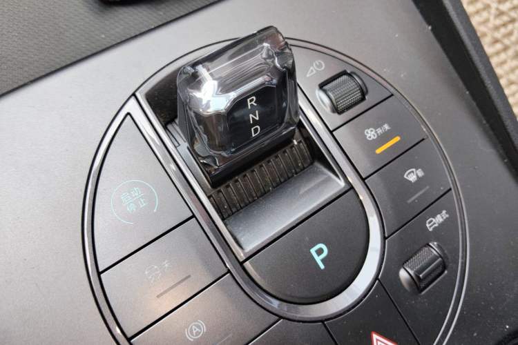 Used BYD Seal 06 New Energy 2024 DM-i 80KM Luxury Model Gear Lever