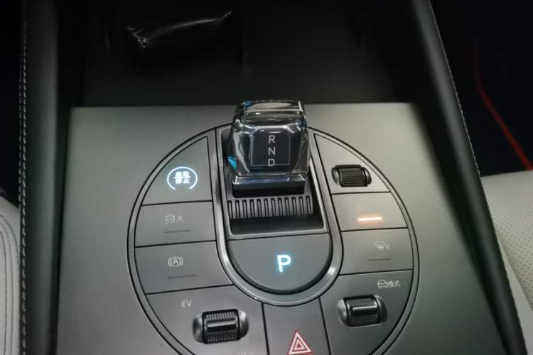 Used BYD Seal 06 New Energy 2024 DM-i 120KM Prestige Model Gear Lever