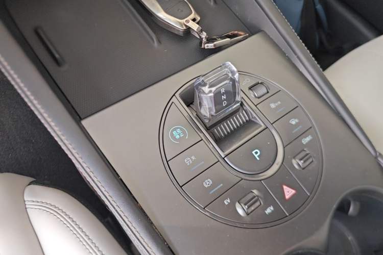 Used BYD Seal 06 New Energy 2024 DM-i 80KM Prestige Model Gear Lever