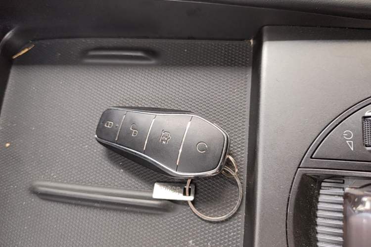 Used BYD Seal 06 New Energy 2024 DM-i 120KM Prestige Model Interior 1