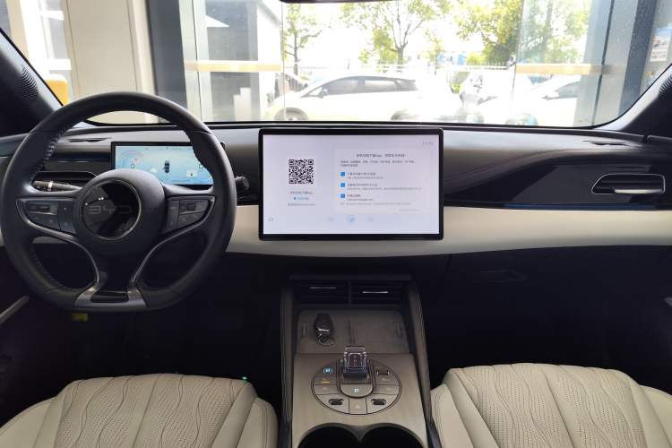 Used BYD Seal 06 New Energy 2024 DM-i 120KM Flagship Model Interior 1