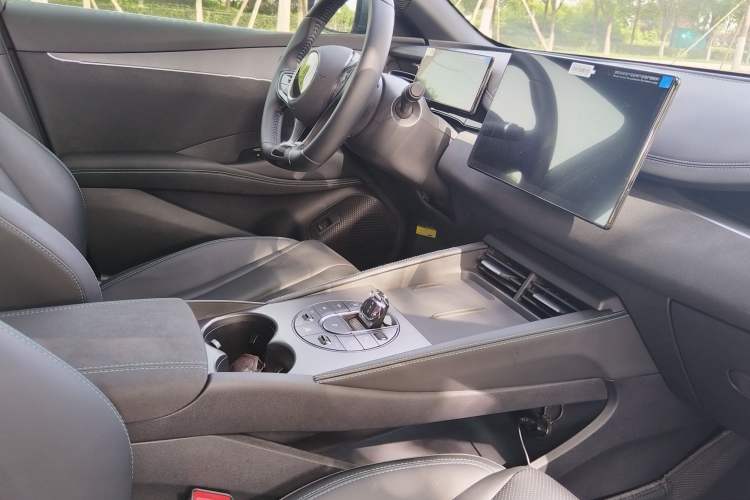 Used BYD Seal 06 New Energy 2024 DM-i 80KM Prestige Model Interior 2