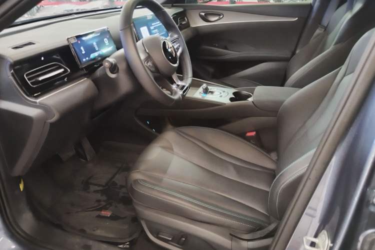 Used BYD Seal 06 New Energy 2024 DM-i 80KM Prestige Model Interior 4