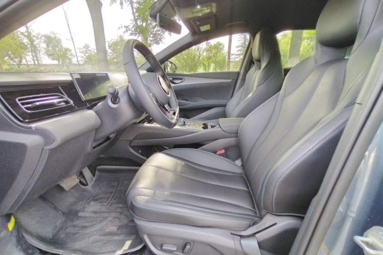 Used BYD Seal 06 New Energy 2024 DM-i 80KM Prestige Model Interior 4