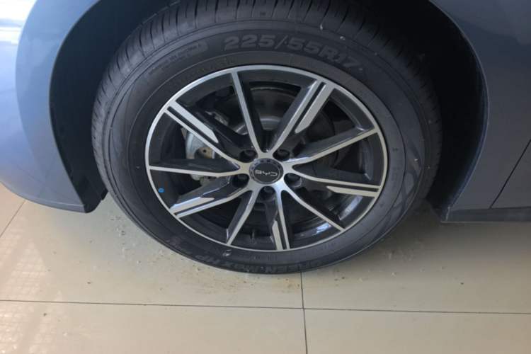 Used BYD Seal 06 New Energy 2024 DM-i 80KM Prestige Model Left Front Wheel Hub