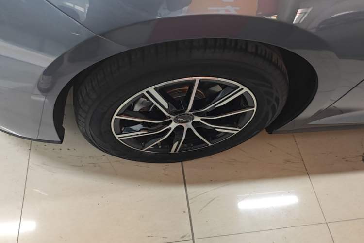 Used BYD Seal 06 New Energy 2024 DM-i 120KM Luxury Model Left Front Wheel Hub